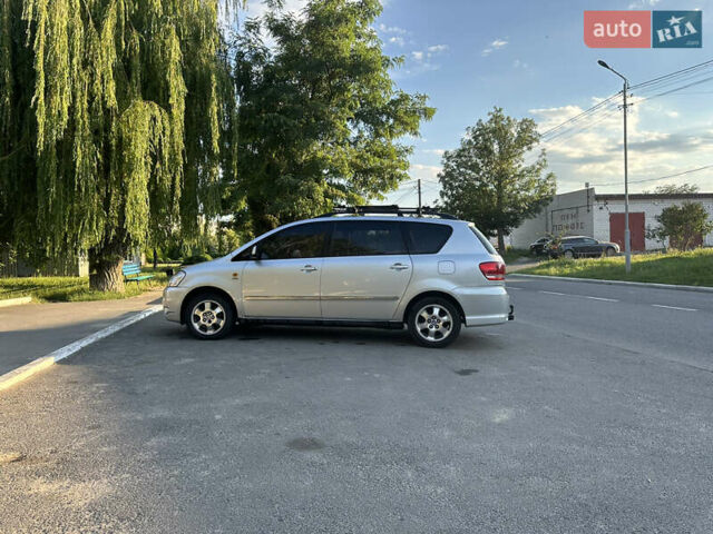 Сірий Тойота Авенсіс Версо, об'ємом двигуна 2 л та пробігом 250 тис. км за 5100 $, фото 21 на Automoto.ua