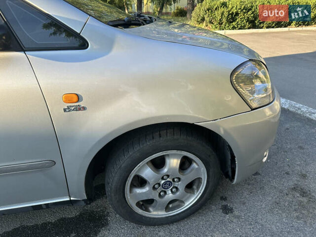 Сірий Тойота Авенсіс Версо, об'ємом двигуна 2 л та пробігом 250 тис. км за 5100 $, фото 17 на Automoto.ua