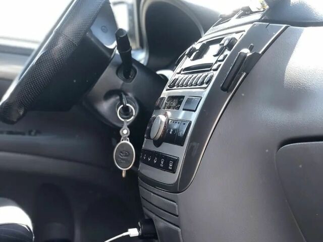 Сірий Тойота Авенсіс Версо, об'ємом двигуна 2 л та пробігом 340 тис. км за 4900 $, фото 7 на Automoto.ua