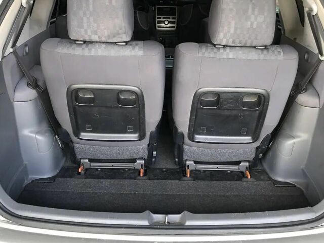 Сірий Тойота Авенсіс Версо, об'ємом двигуна 2 л та пробігом 340 тис. км за 4900 $, фото 10 на Automoto.ua