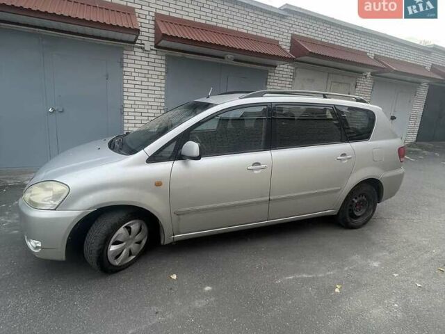 Сірий Тойота Авенсіс Версо, об'ємом двигуна 2 л та пробігом 287 тис. км за 3500 $, фото 3 на Automoto.ua