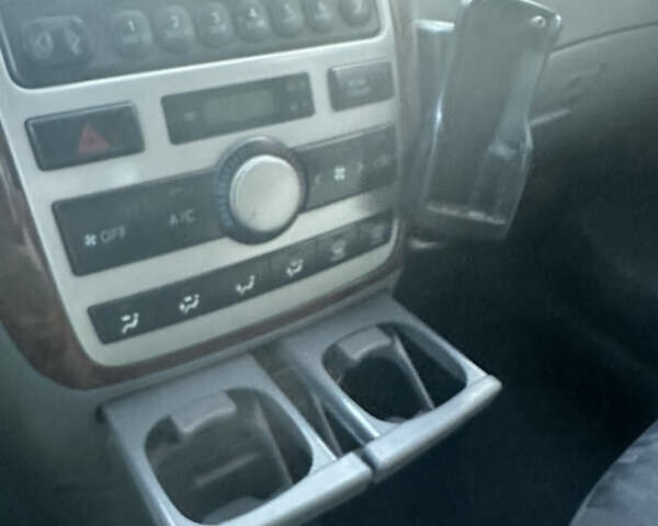 Сірий Тойота Авенсіс Версо, об'ємом двигуна 2 л та пробігом 250 тис. км за 5100 $, фото 51 на Automoto.ua