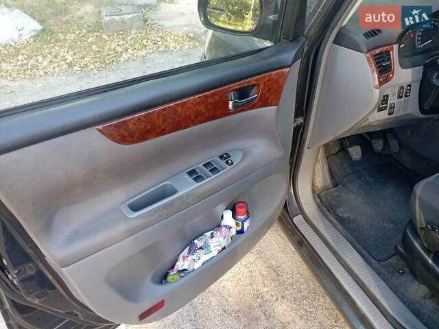 Сірий Тойота Авенсіс Версо, об'ємом двигуна 2 л та пробігом 380 тис. км за 5500 $, фото 11 на Automoto.ua