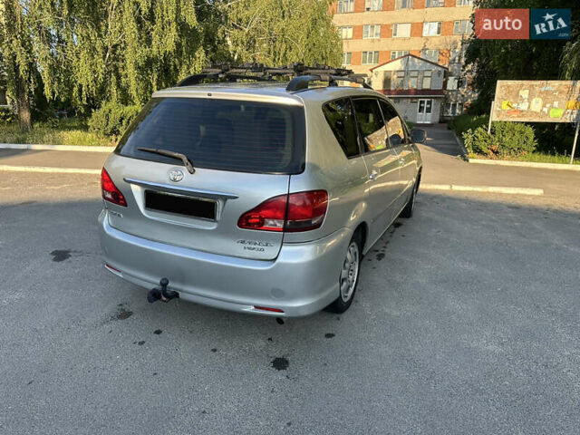 Сірий Тойота Авенсіс Версо, об'ємом двигуна 2 л та пробігом 250 тис. км за 5100 $, фото 6 на Automoto.ua