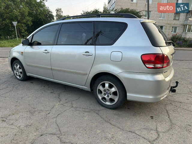 Сірий Тойота Авенсіс Версо, об'ємом двигуна 2 л та пробігом 250 тис. км за 5100 $, фото 35 на Automoto.ua