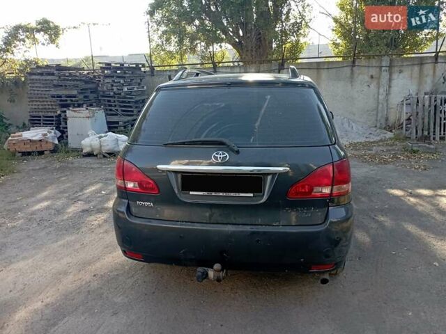 Сірий Тойота Авенсіс Версо, об'ємом двигуна 2 л та пробігом 380 тис. км за 5500 $, фото 3 на Automoto.ua