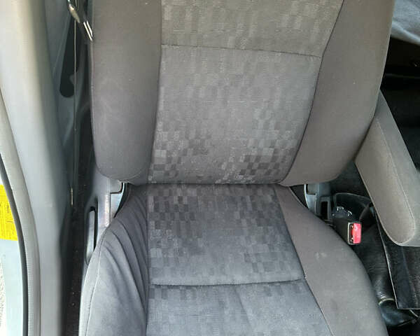 Сірий Тойота Авенсіс Версо, об'ємом двигуна 2 л та пробігом 250 тис. км за 5100 $, фото 12 на Automoto.ua