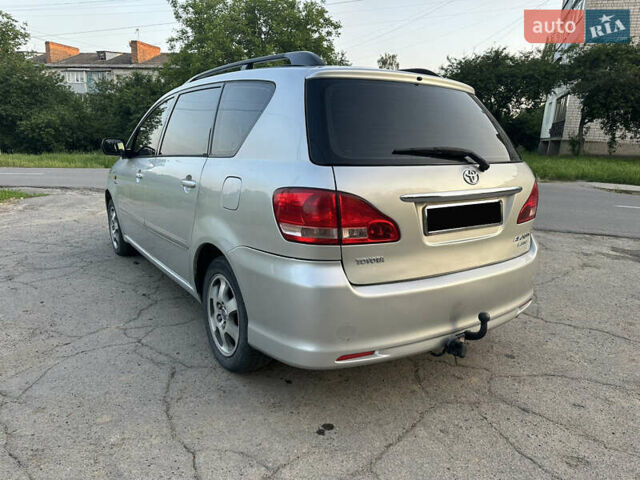 Сірий Тойота Авенсіс Версо, об'ємом двигуна 2 л та пробігом 250 тис. км за 5100 $, фото 36 на Automoto.ua