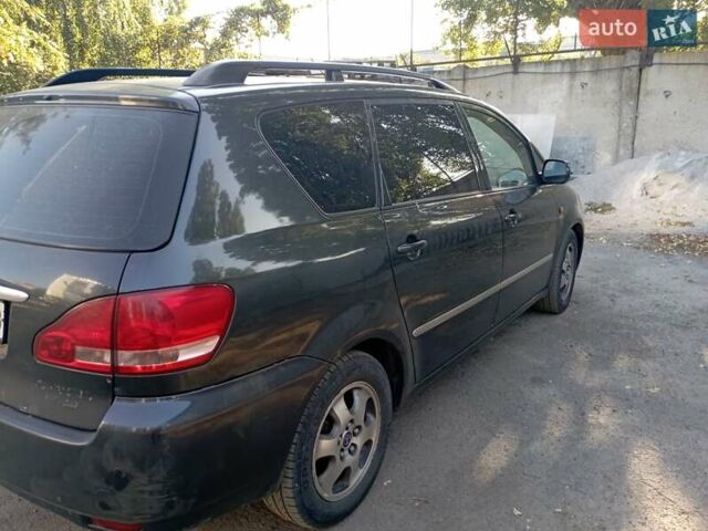 Сірий Тойота Авенсіс Версо, об'ємом двигуна 2 л та пробігом 380 тис. км за 5500 $, фото 2 на Automoto.ua