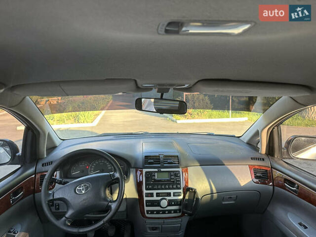 Сірий Тойота Авенсіс Версо, об'ємом двигуна 2 л та пробігом 250 тис. км за 5100 $, фото 26 на Automoto.ua