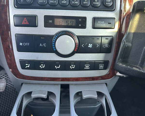 Сірий Тойота Авенсіс Версо, об'ємом двигуна 2 л та пробігом 250 тис. км за 5100 $, фото 29 на Automoto.ua