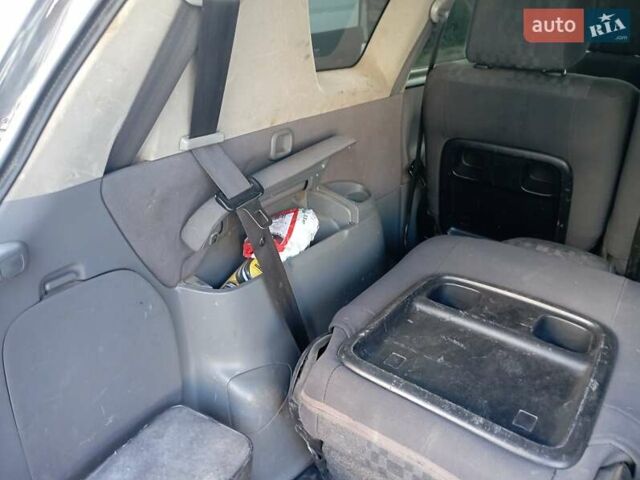 Сірий Тойота Авенсіс Версо, об'ємом двигуна 2 л та пробігом 380 тис. км за 5500 $, фото 7 на Automoto.ua