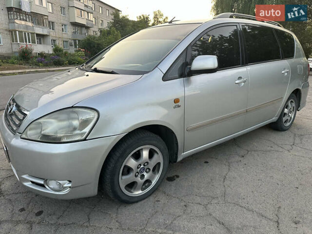 Сірий Тойота Авенсіс Версо, об'ємом двигуна 2 л та пробігом 250 тис. км за 5100 $, фото 45 на Automoto.ua