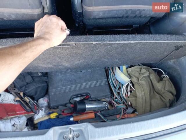 Сірий Тойота Авенсіс Версо, об'ємом двигуна 2 л та пробігом 380 тис. км за 5500 $, фото 6 на Automoto.ua