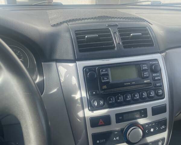 Сірий Тойота Авенсіс Версо, об'ємом двигуна 2 л та пробігом 420 тис. км за 4500 $, фото 6 на Automoto.ua