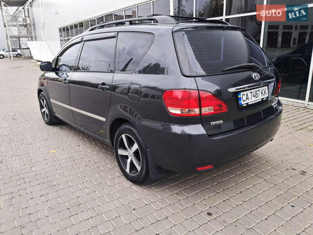 Серый Тойота Авенсис Версо, объемом двигателя 2 л и пробегом 278 тыс. км за 7400 $, фото 9 на Automoto.ua