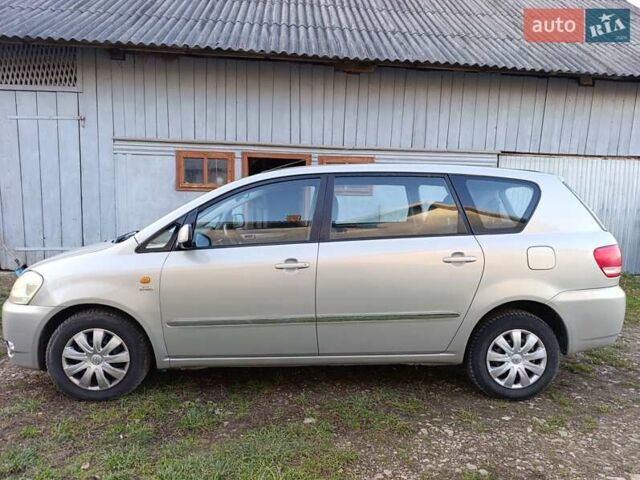 Серый Тойота Авенсис Версо, объемом двигателя 2 л и пробегом 370 тыс. км за 5500 $, фото 5 на Automoto.ua