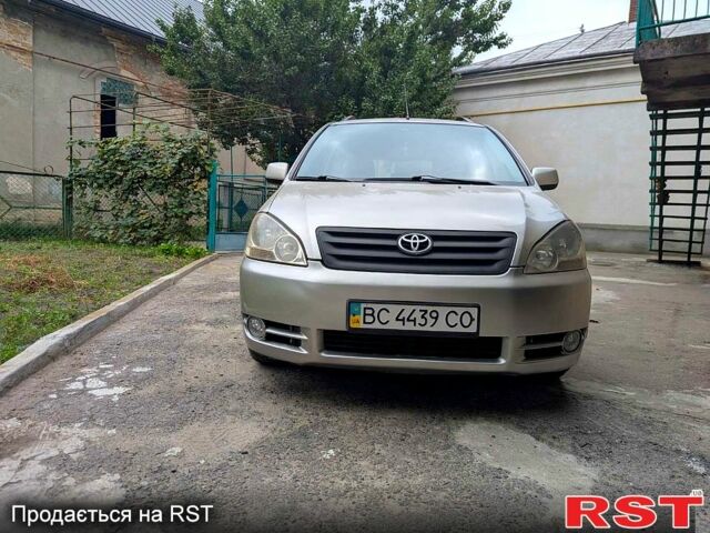 Серый Тойота Авенсис Версо, объемом двигателя 2 л и пробегом 395 тыс. км за 5250 $, фото 7 на Automoto.ua