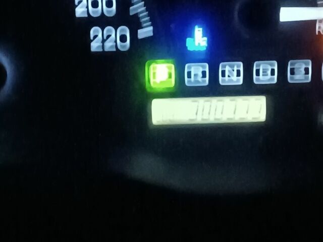 Сірий Тойота Авенсіс Версо, об'ємом двигуна 2 л та пробігом 388 тис. км за 5200 $, фото 14 на Automoto.ua