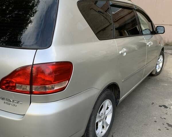 Серый Тойота Авенсис Версо, объемом двигателя 2 л и пробегом 256 тыс. км за 5500 $, фото 8 на Automoto.ua