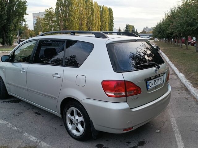 Сірий Тойота Авенсіс Версо, об'ємом двигуна 2 л та пробігом 388 тис. км за 5200 $, фото 9 на Automoto.ua