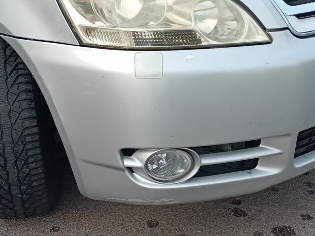 Сірий Тойота Авенсіс Версо, об'ємом двигуна 2 л та пробігом 388 тис. км за 5200 $, фото 5 на Automoto.ua