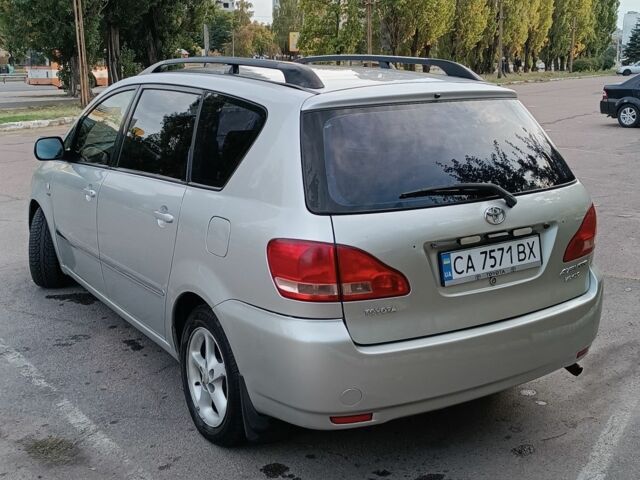 Сірий Тойота Авенсіс Версо, об'ємом двигуна 2 л та пробігом 388 тис. км за 5200 $, фото 8 на Automoto.ua