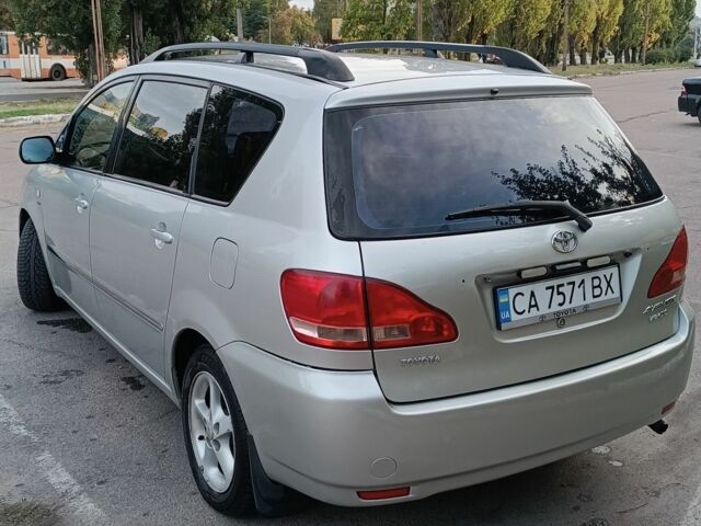 Сірий Тойота Авенсіс Версо, об'ємом двигуна 2 л та пробігом 388 тис. км за 5200 $, фото 7 на Automoto.ua