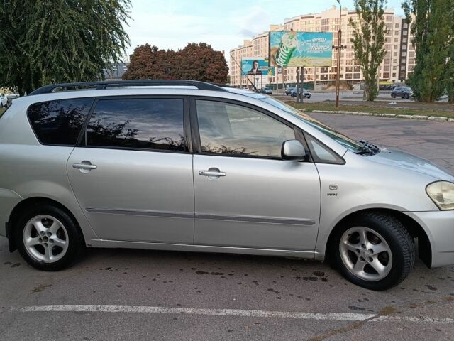 Сірий Тойота Авенсіс Версо, об'ємом двигуна 2 л та пробігом 388 тис. км за 5200 $, фото 4 на Automoto.ua