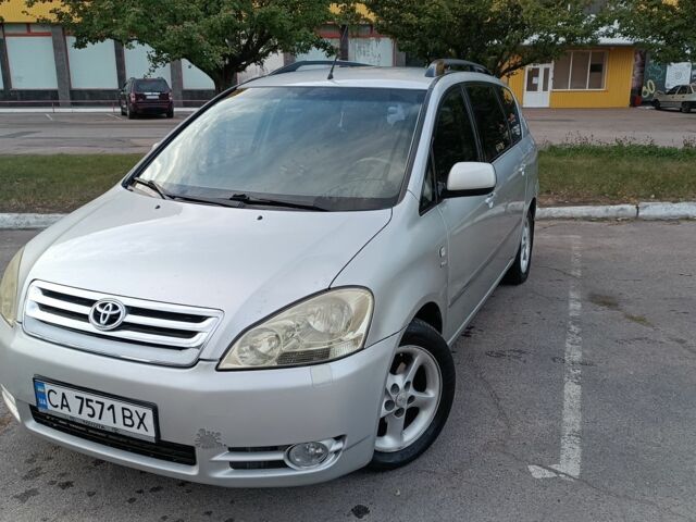 Сірий Тойота Авенсіс Версо, об'ємом двигуна 2 л та пробігом 388 тис. км за 5200 $, фото 17 на Automoto.ua