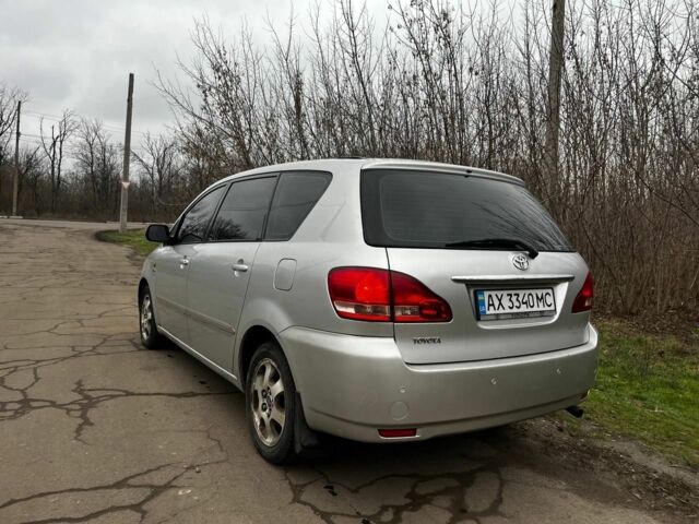 Серый Тойота Авенсис Версо, объемом двигателя 2 л и пробегом 330 тыс. км за 5249 $, фото 7 на Automoto.ua