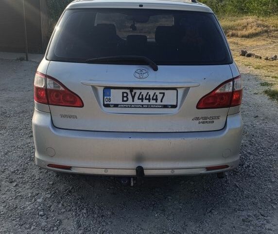 Серый Тойота Авенсис Версо, объемом двигателя 2 л и пробегом 231 тыс. км за 5600 $, фото 4 на Automoto.ua
