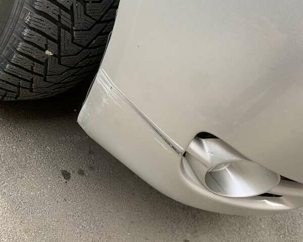 Серый Тойота Авенсис Версо, объемом двигателя 2 л и пробегом 256 тыс. км за 5500 $, фото 20 на Automoto.ua