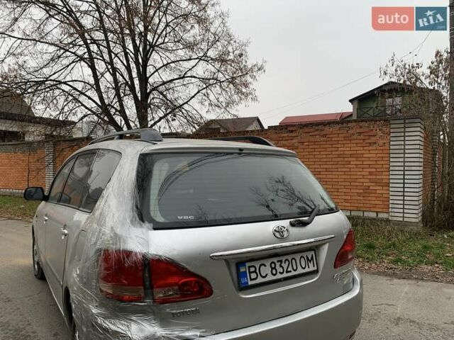 Серый Тойота Авенсис Версо, объемом двигателя 2 л и пробегом 267 тыс. км за 3880 $, фото 3 на Automoto.ua