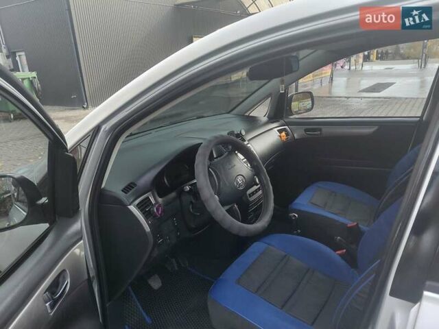 Серый Тойота Авенсис Версо, объемом двигателя 2 л и пробегом 273 тыс. км за 5700 $, фото 11 на Automoto.ua