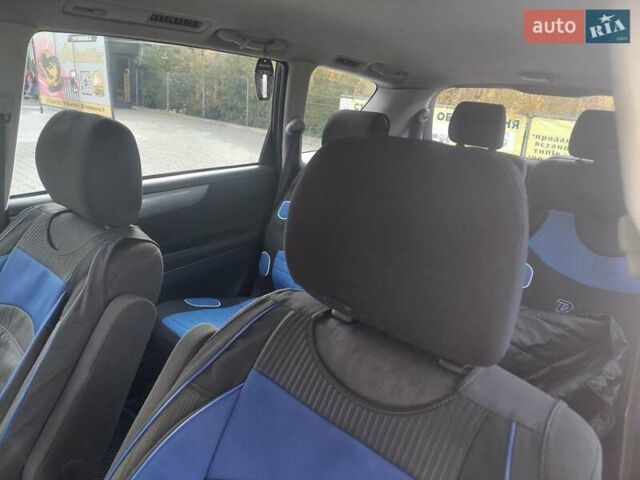 Серый Тойота Авенсис Версо, объемом двигателя 2 л и пробегом 273 тыс. км за 5700 $, фото 10 на Automoto.ua