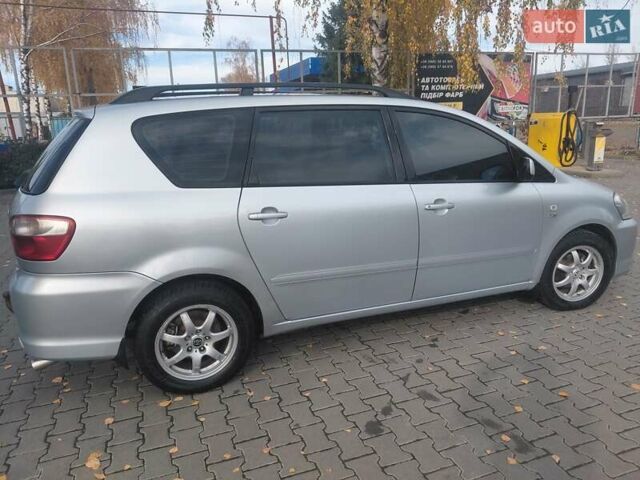 Серый Тойота Авенсис Версо, объемом двигателя 2 л и пробегом 273 тыс. км за 5700 $, фото 14 на Automoto.ua