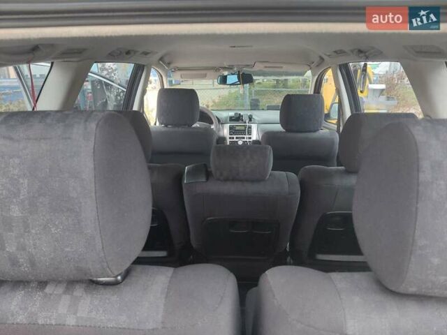 Серый Тойота Авенсис Версо, объемом двигателя 2 л и пробегом 273 тыс. км за 5700 $, фото 6 на Automoto.ua