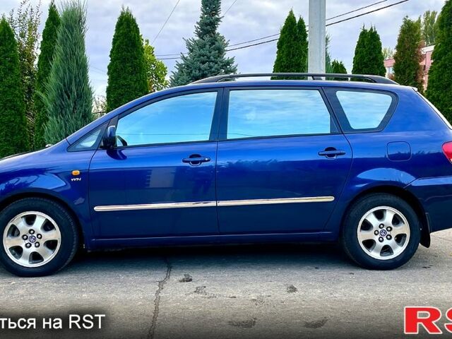 Синий Тойота Авенсис Версо, объемом двигателя 2 л и пробегом 230 тыс. км за 4999 $, фото 1 на Automoto.ua