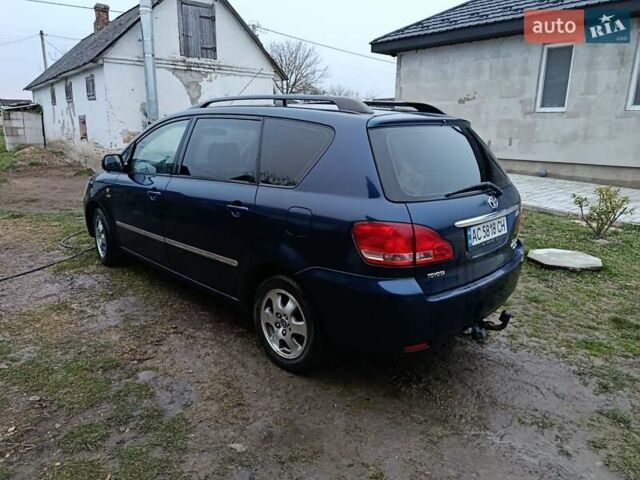 Синій Тойота Авенсіс Версо, об'ємом двигуна 2 л та пробігом 285 тис. км за 5900 $, фото 4 на Automoto.ua