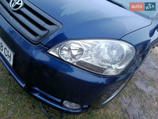 Синій Тойота Авенсіс Версо, об'ємом двигуна 2 л та пробігом 285 тис. км за 5900 $, фото 7 на Automoto.ua