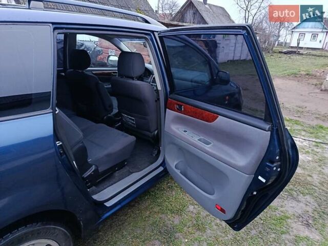 Синій Тойота Авенсіс Версо, об'ємом двигуна 2 л та пробігом 285 тис. км за 5900 $, фото 19 на Automoto.ua