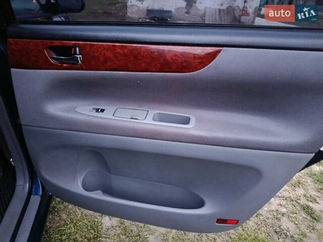 Синій Тойота Авенсіс Версо, об'ємом двигуна 2 л та пробігом 285 тис. км за 5900 $, фото 25 на Automoto.ua