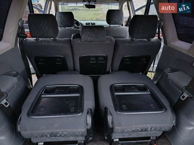 Синій Тойота Авенсіс Версо, об'ємом двигуна 2 л та пробігом 285 тис. км за 5900 $, фото 27 на Automoto.ua