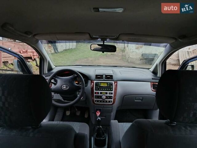 Синій Тойота Авенсіс Версо, об'ємом двигуна 2 л та пробігом 285 тис. км за 5900 $, фото 15 на Automoto.ua