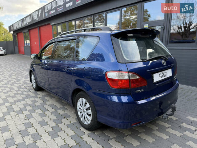 Синий Тойота Авенсис Версо, объемом двигателя 2 л и пробегом 373 тыс. км за 3650 $, фото 6 на Automoto.ua