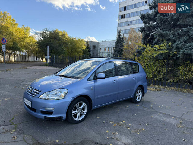 Синий Тойота Авенсис Версо, объемом двигателя 2 л и пробегом 336 тыс. км за 5350 $, фото 24 на Automoto.ua