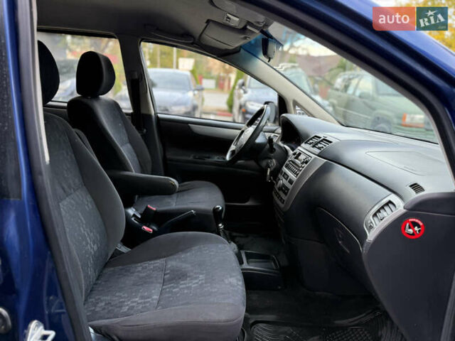 Синий Тойота Авенсис Версо, объемом двигателя 2 л и пробегом 373 тыс. км за 3650 $, фото 15 на Automoto.ua