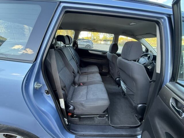 Синий Тойота Авенсис Версо, объемом двигателя 2 л и пробегом 336 тыс. км за 5350 $, фото 4 на Automoto.ua