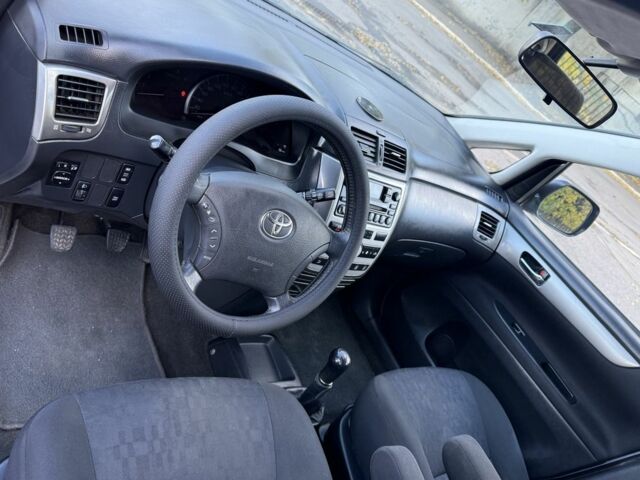 Синий Тойота Авенсис Версо, объемом двигателя 2 л и пробегом 336 тыс. км за 5350 $, фото 5 на Automoto.ua